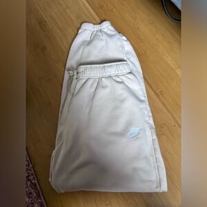 Nike Sweatpants